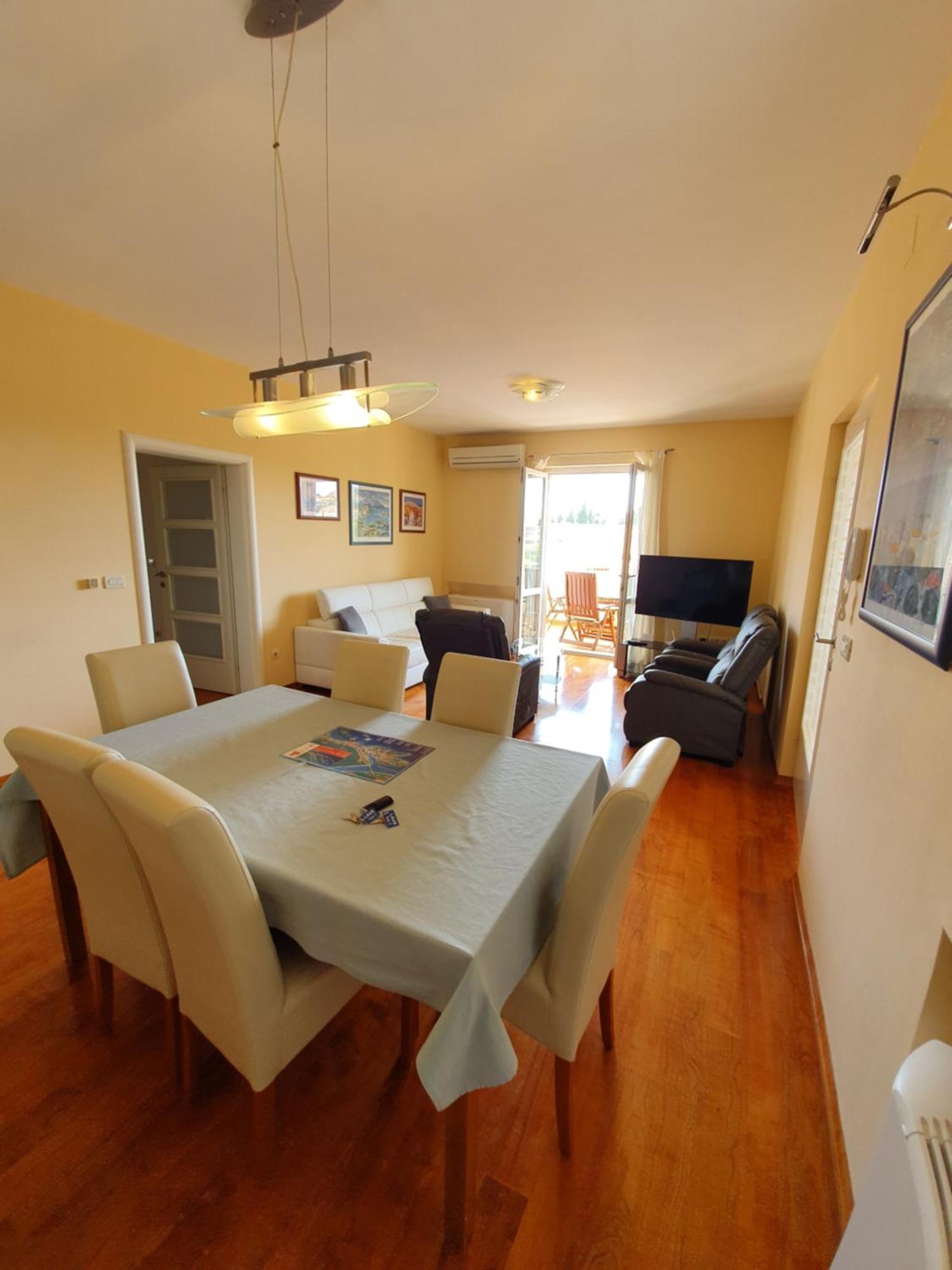 Apartment Laus *
